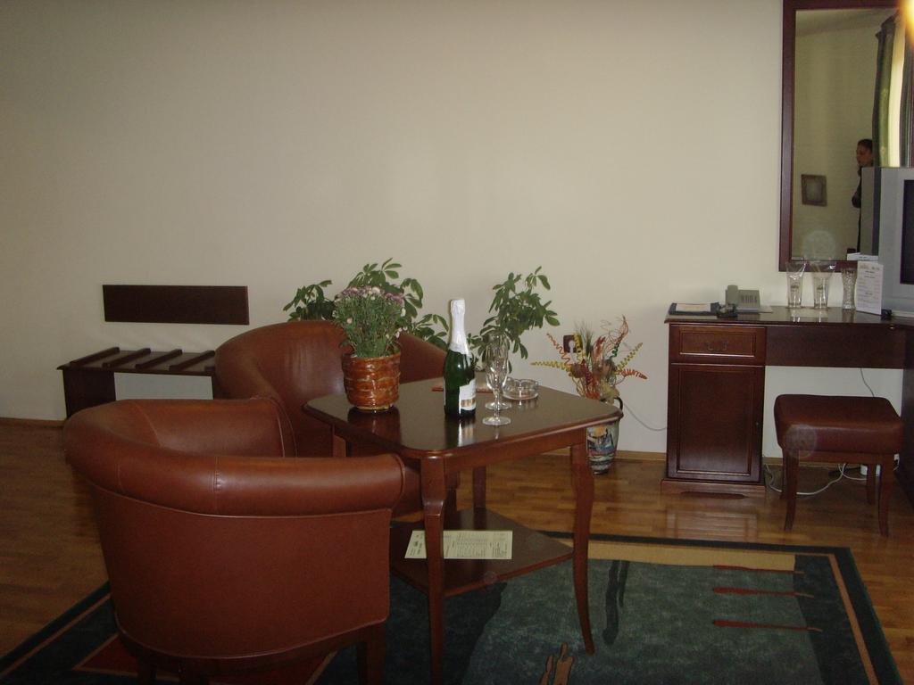 Meridian Hotel Bolyarski Veliko Tarnovo Buitenkant foto