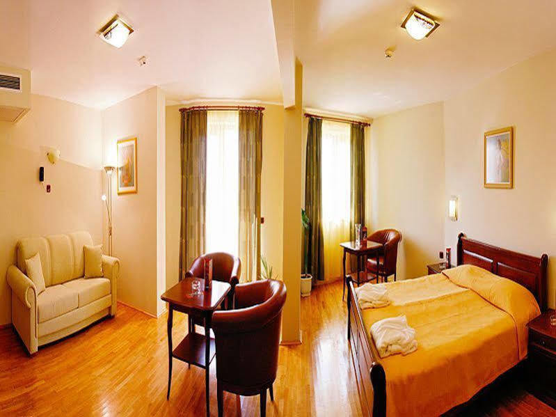 Meridian Hotel Bolyarski Veliko Tarnovo Buitenkant foto